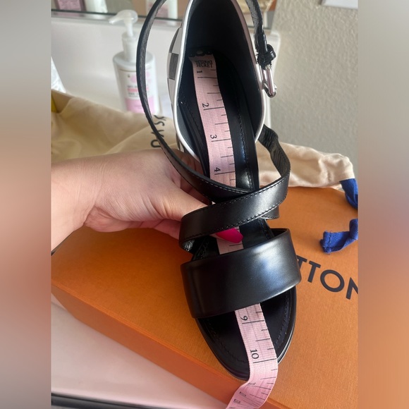 Louis Vuitton Matchmake black Cross Sandle - Picture 13 of 13